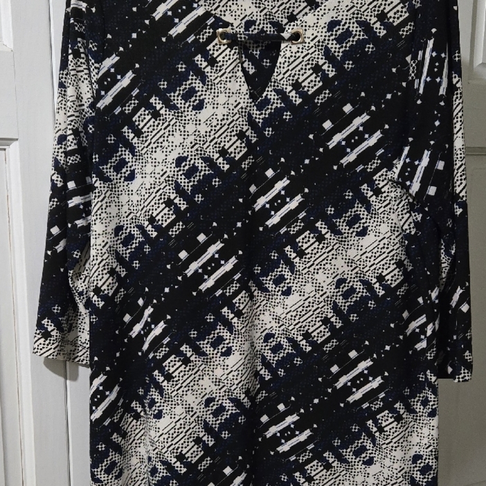 Dana Buchman Women's Black, White, & Blue Top 3/4 Sleeve V Neck Size XL